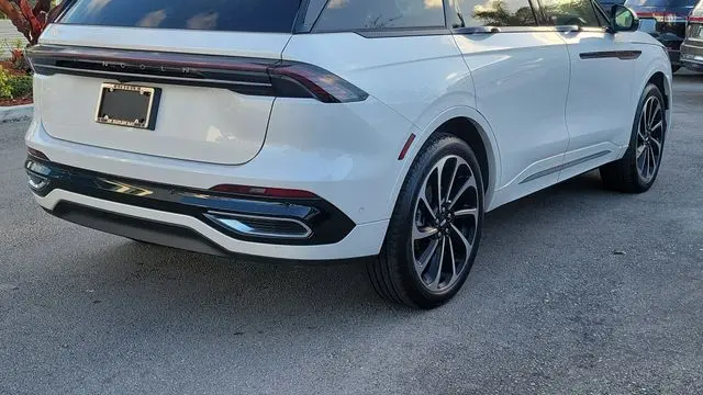 2024 Lincoln Nautilus Black Label