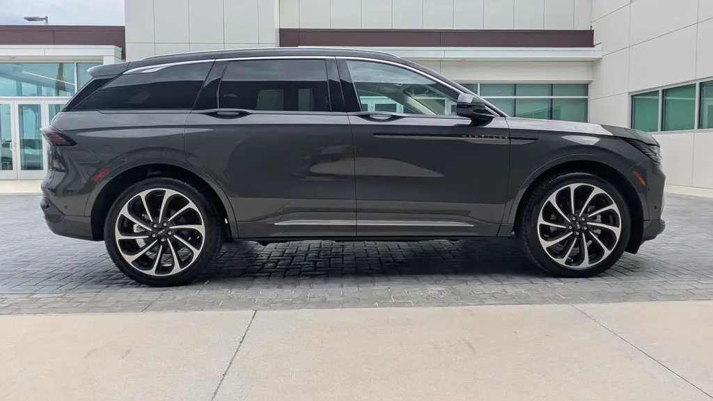 2024 Lincoln Nautilus Black Label