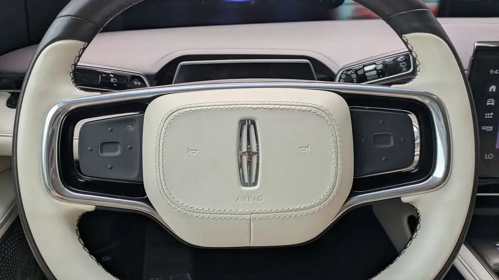 2024 Lincoln Nautilus Black Label
