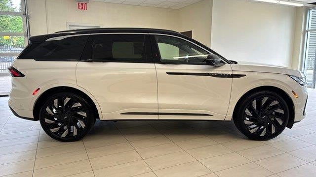 2024 Lincoln Nautilus Black Label