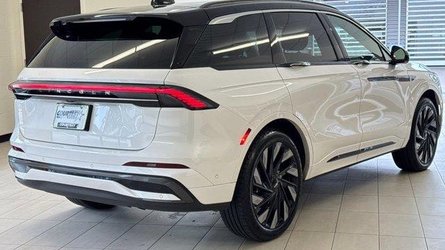 2024 Lincoln Nautilus Black Label
