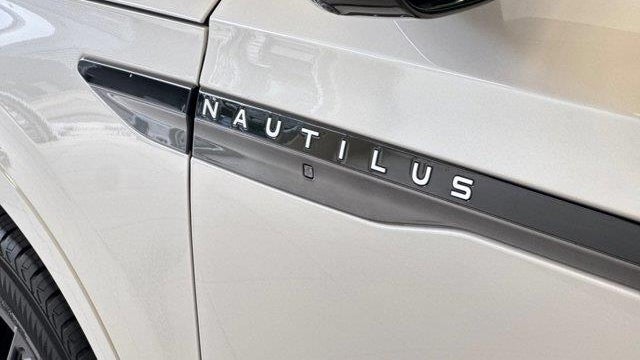 2024 Lincoln Nautilus Black Label