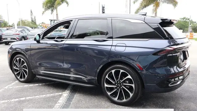 2024 Lincoln Nautilus Black Label