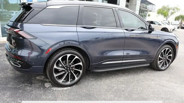 2024 Lincoln Nautilus Black Label