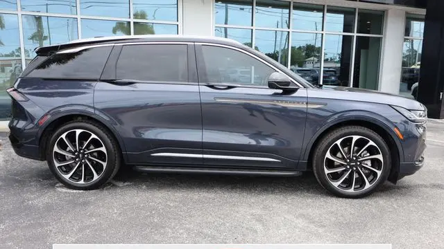 2024 Lincoln Nautilus Black Label