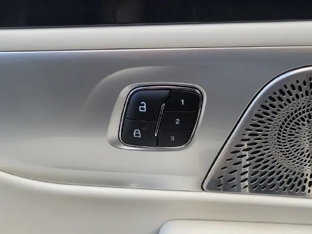 2024 Lincoln Nautilus - $49,990