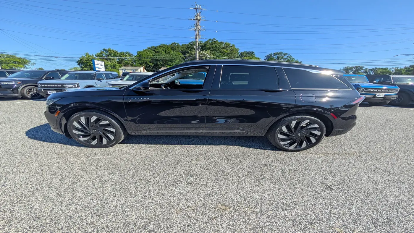 2024 Lincoln Nautilus Black Label