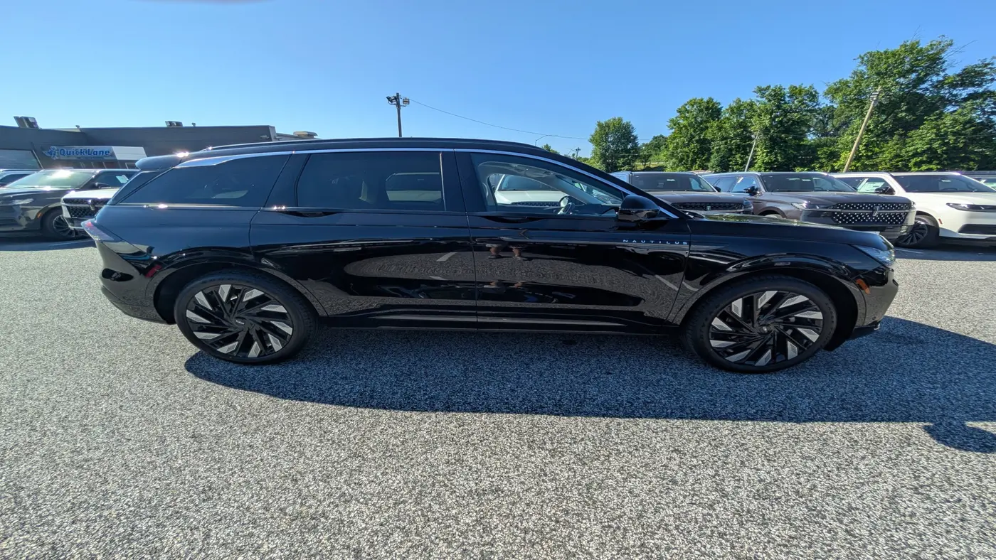2024 Lincoln Nautilus Black Label