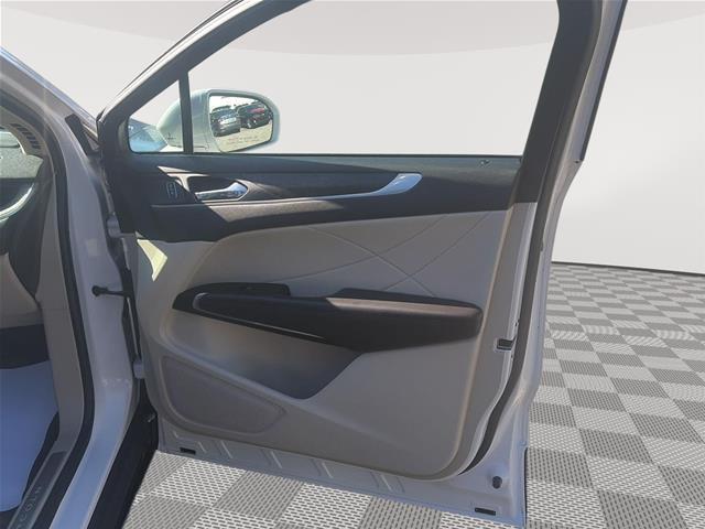 2019 Lincoln MKC - $20,000
