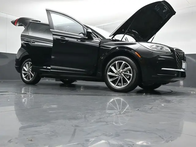 2025 Lincoln Corsair - $44,999