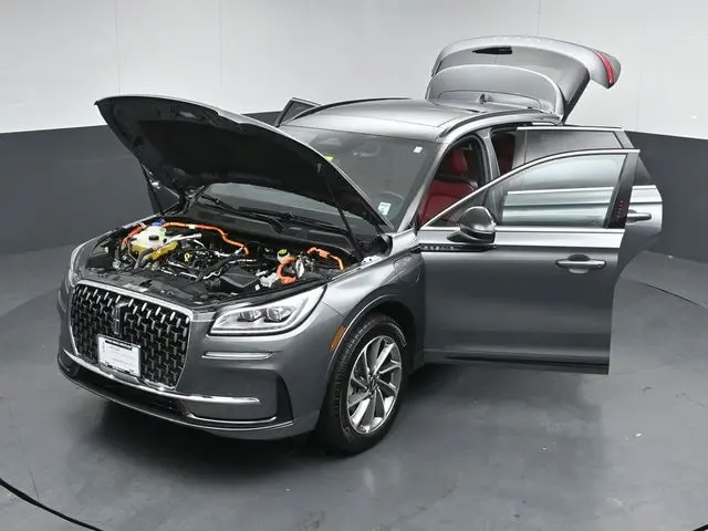 2025 Lincoln Corsair - $43,999