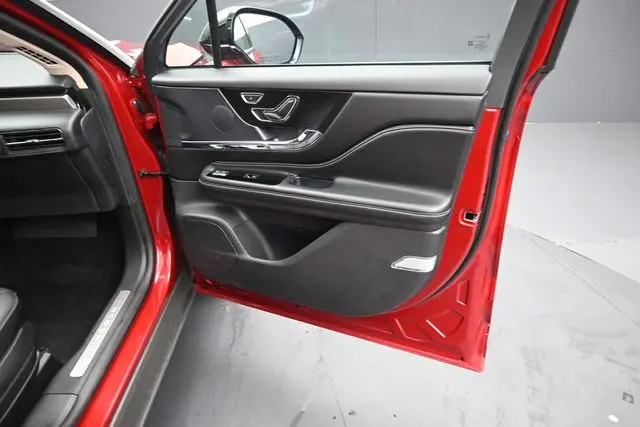 2023 Lincoln Corsair - $34,999