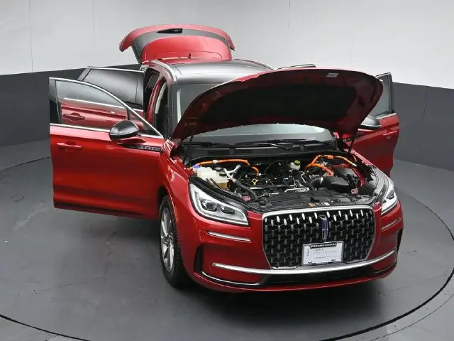 2023 Lincoln Corsair - $34,999