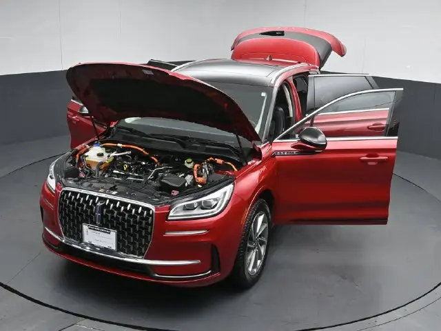 2023 Lincoln Corsair - $34,999