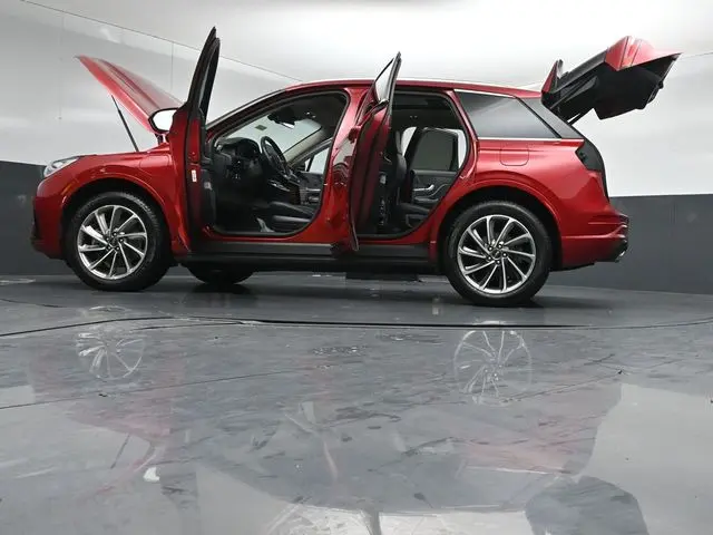 2023 Lincoln Corsair - $34,999