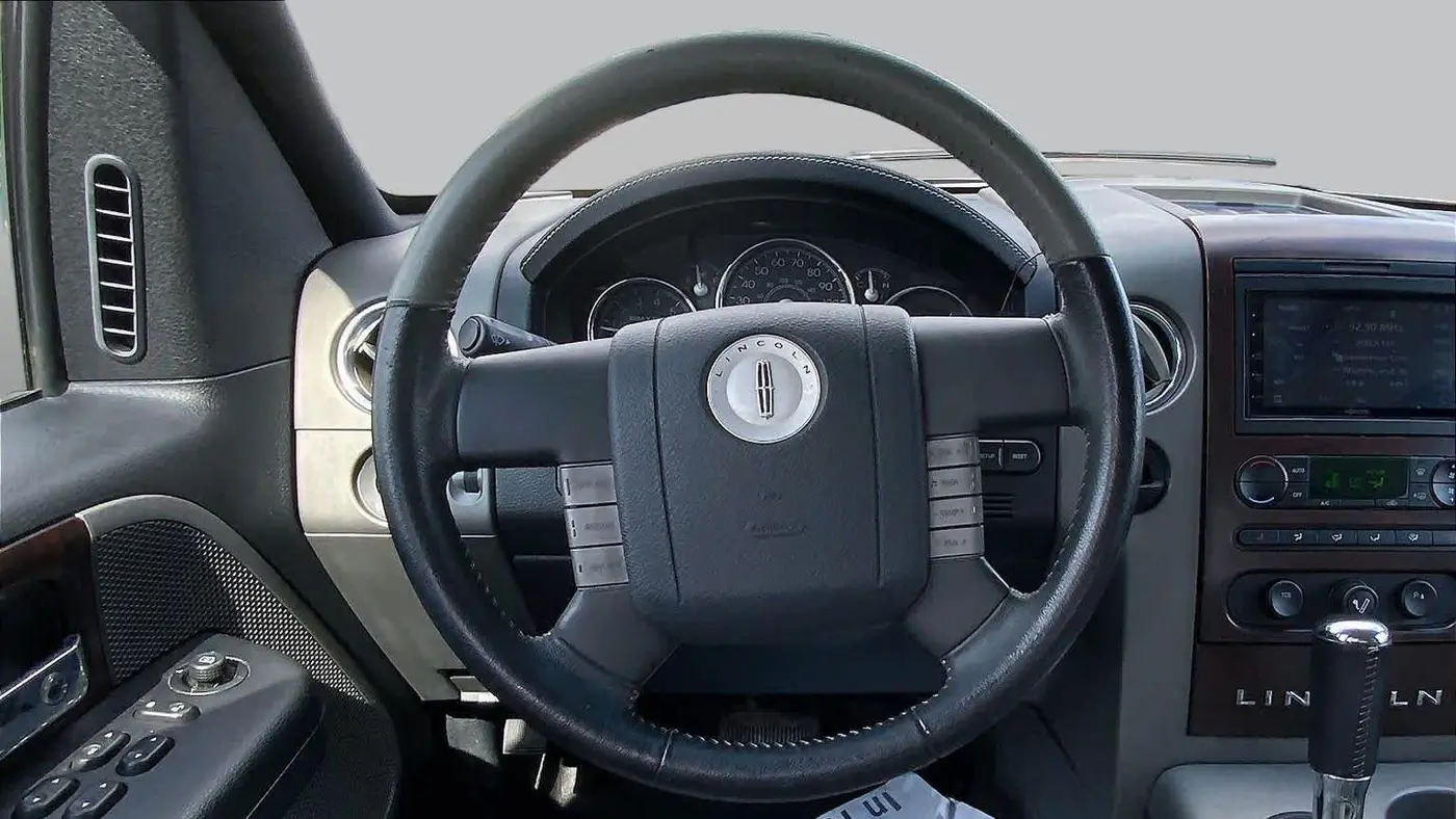 2006 Lincoln Mark LT Base
