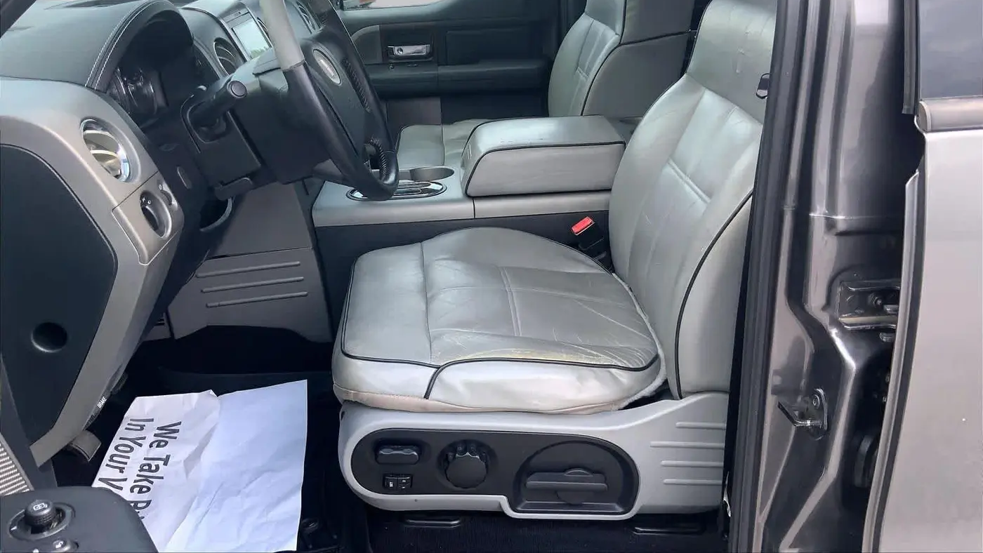 2006 Lincoln Mark LT Base