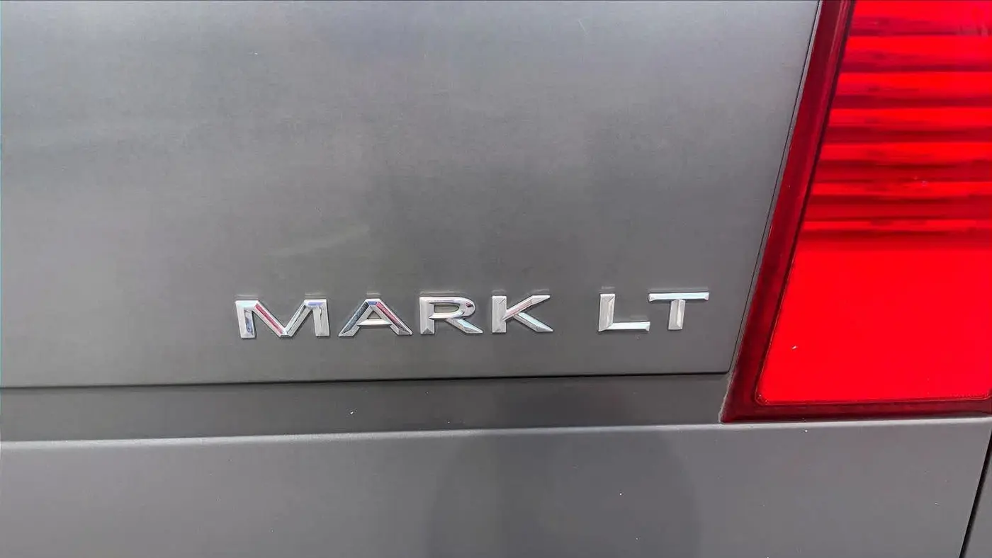 2006 Lincoln Mark LT Base