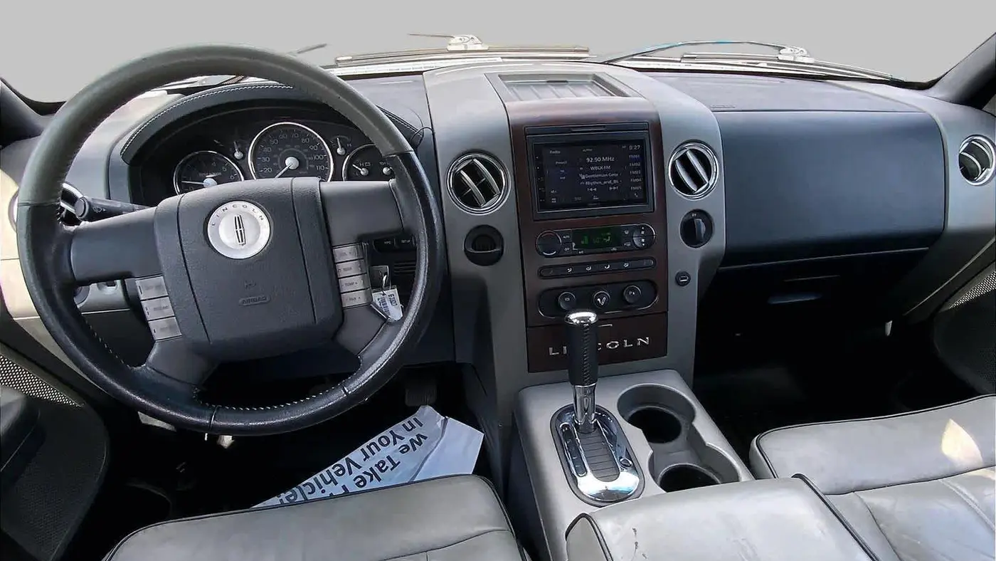 2006 Lincoln Mark LT Base