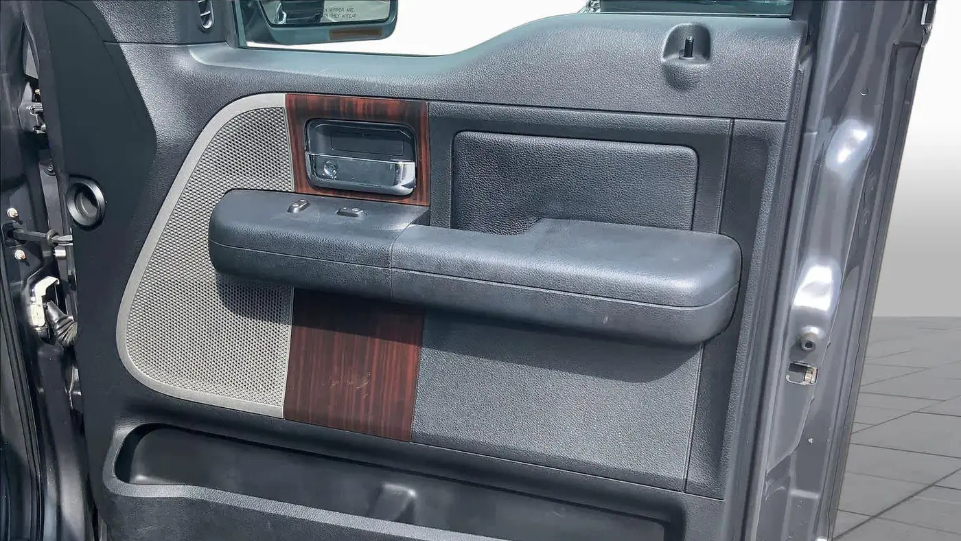 2006 Lincoln Mark LT Base