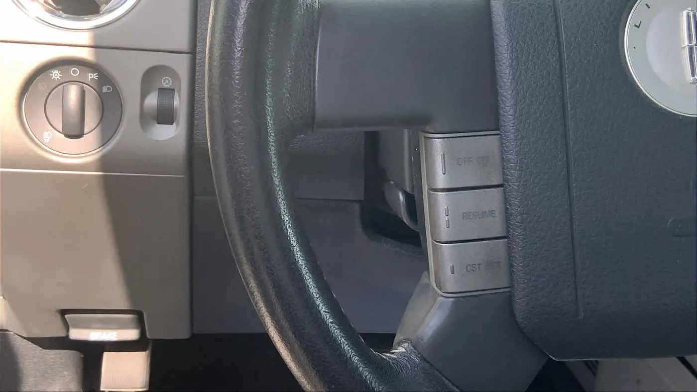 2006 Lincoln Mark LT Base