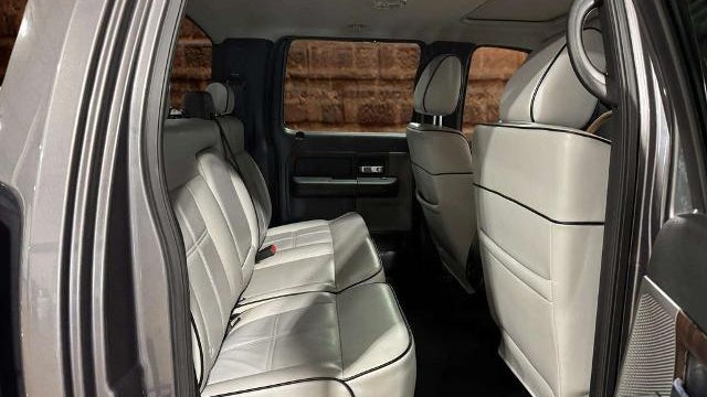 2006 Lincoln Mark LT Base