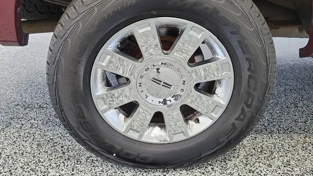 2006 Lincoln Mark LT Base