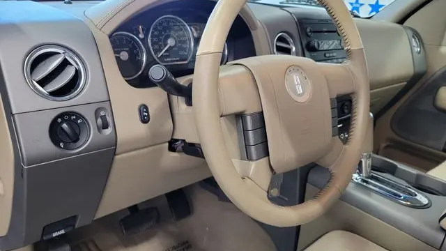 2006 Lincoln Mark LT Base
