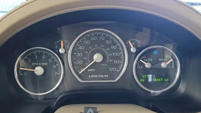2006 Lincoln Mark LT Base
