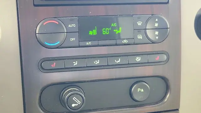 2006 Lincoln Mark LT Base