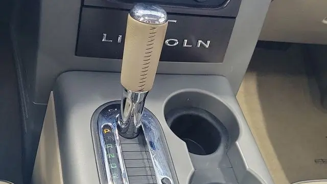 2006 Lincoln Mark LT Base