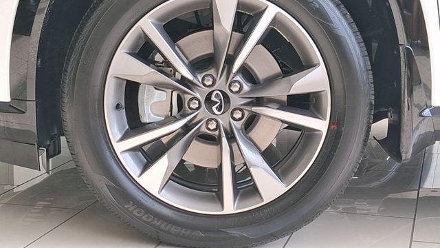 2027 INFINITI QX65 Luxe