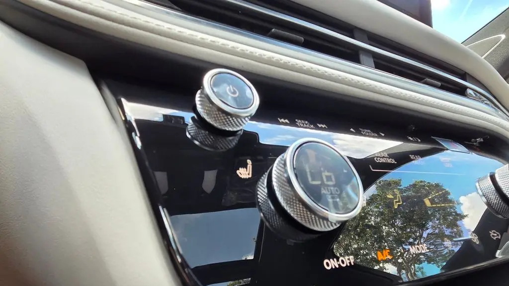 2027 INFINITI QX65 Luxe