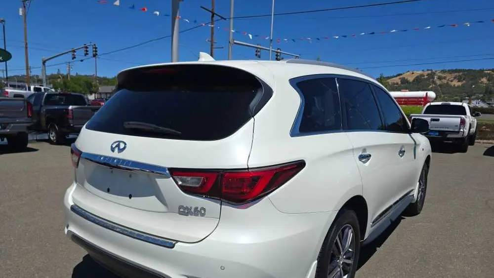 2016 INFINITI QX60 Base
