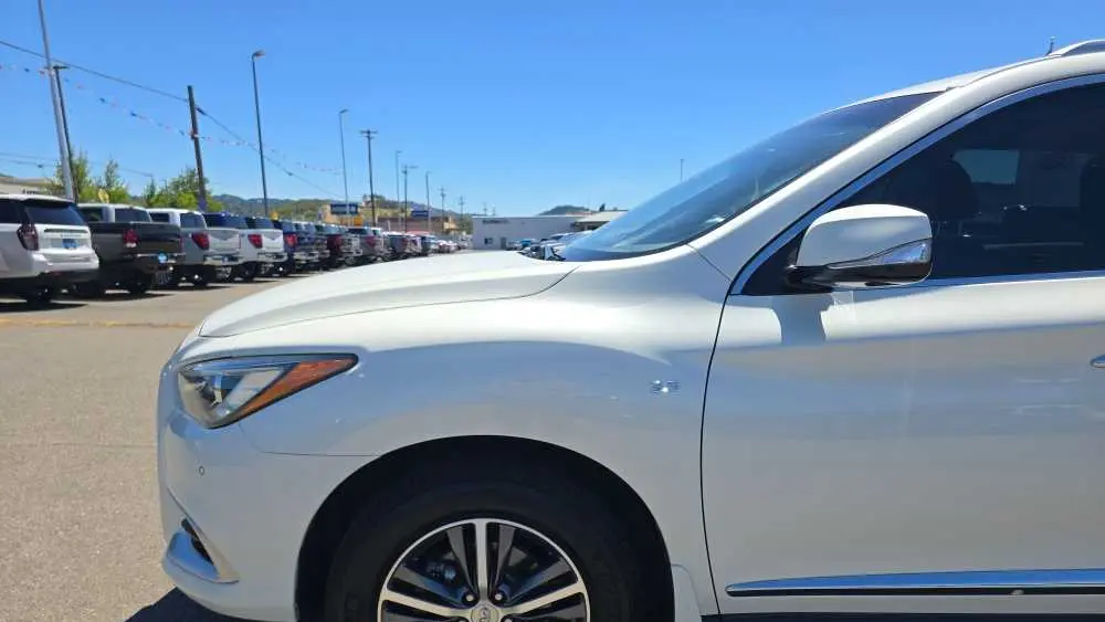2016 INFINITI QX60 Base