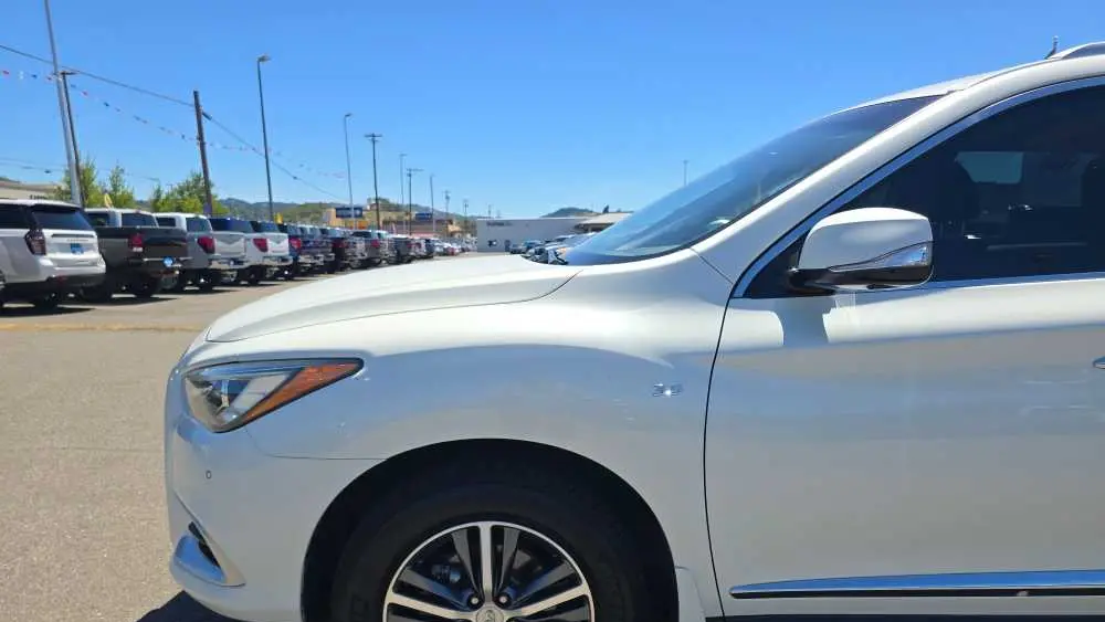 2016 INFINITI QX60 Base