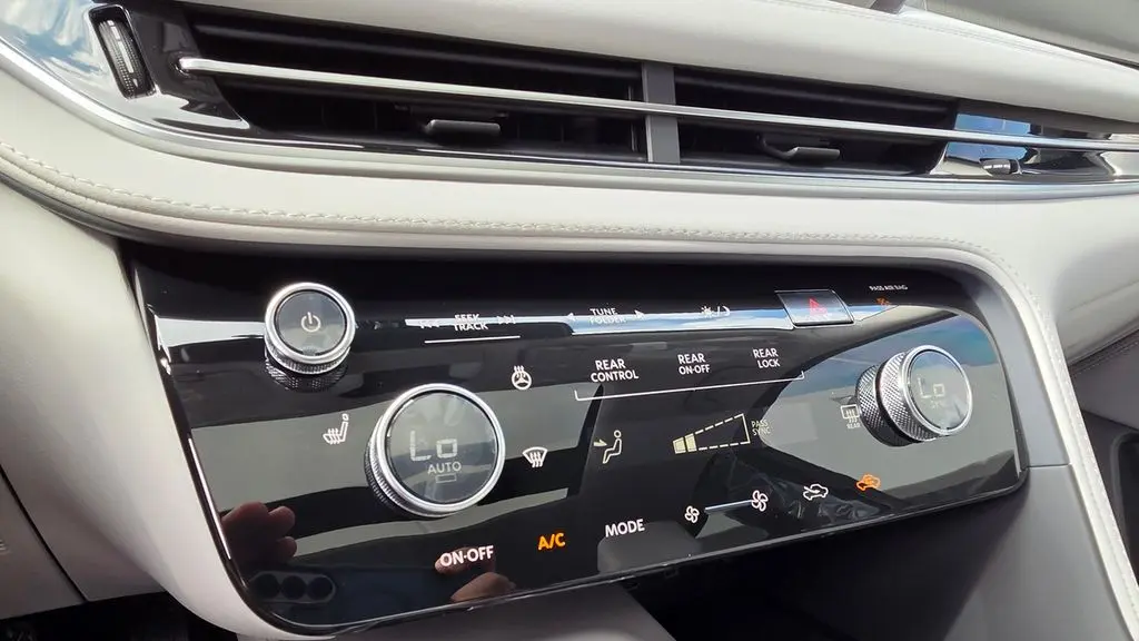 2027 INFINITI QX60 Pure