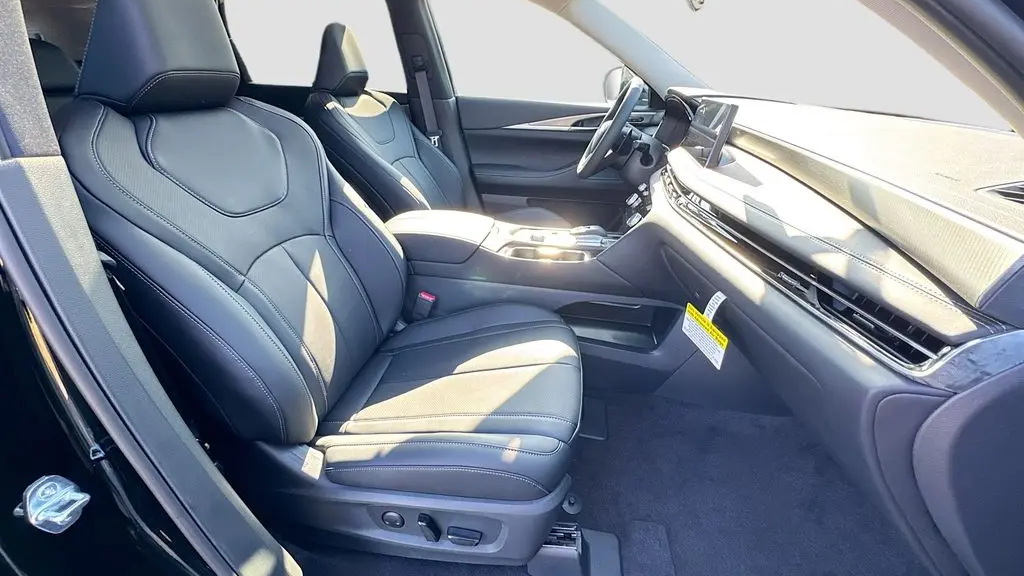 2027 INFINITI QX60 Pure