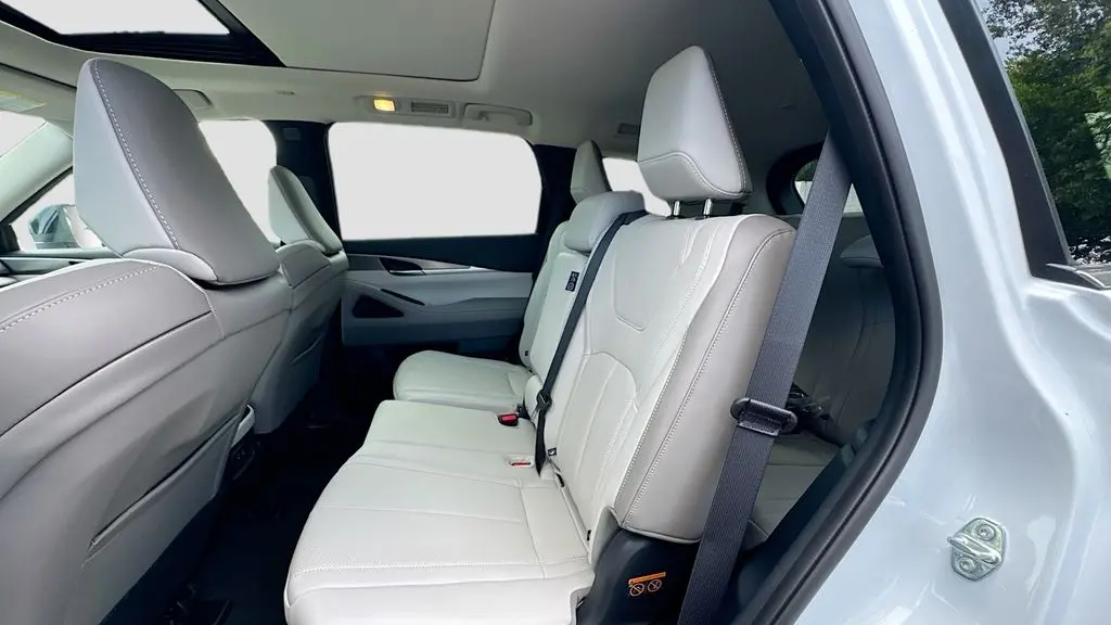 2027 INFINITI QX60 Pure