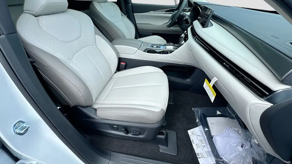 2027 INFINITI QX60 Pure