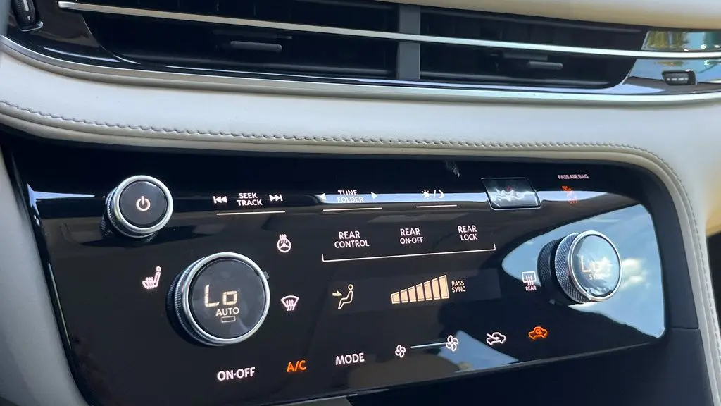 2025 INFINITI QX60 Pure