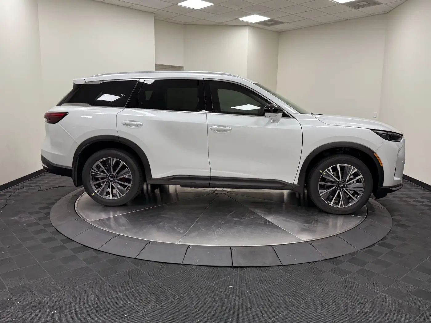 2027 INFINITI QX60 - $49,695