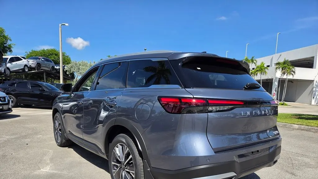 2027 INFINITI QX60 Luxe