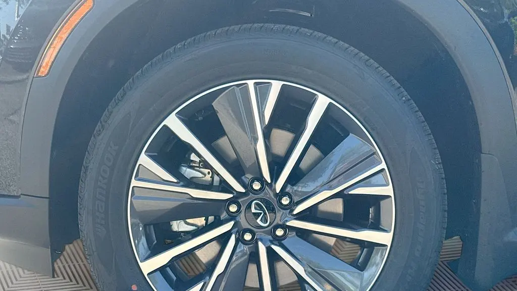 2027 INFINITI QX60 Luxe