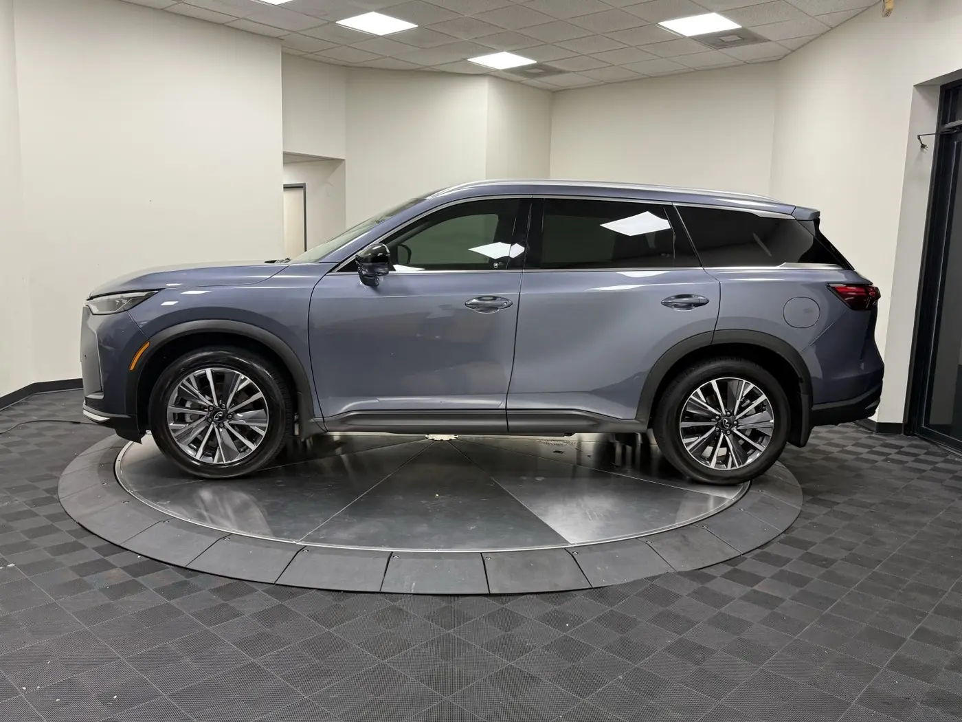 2027 INFINITI QX60 - $49,790