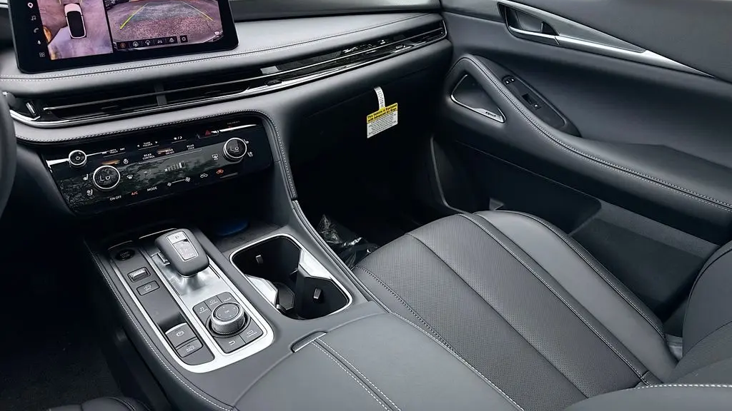 2027 INFINITI QX60 Luxe