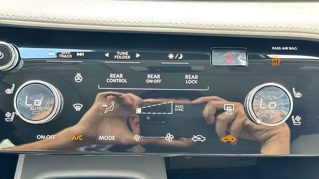 2027 INFINITI QX60 Luxe