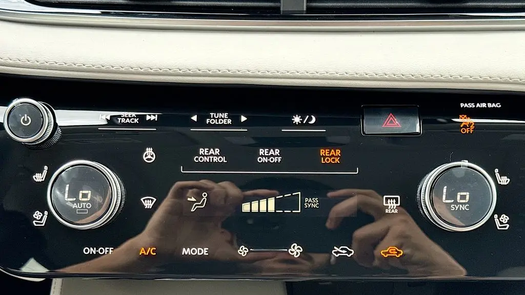 2027 INFINITI QX60 Luxe