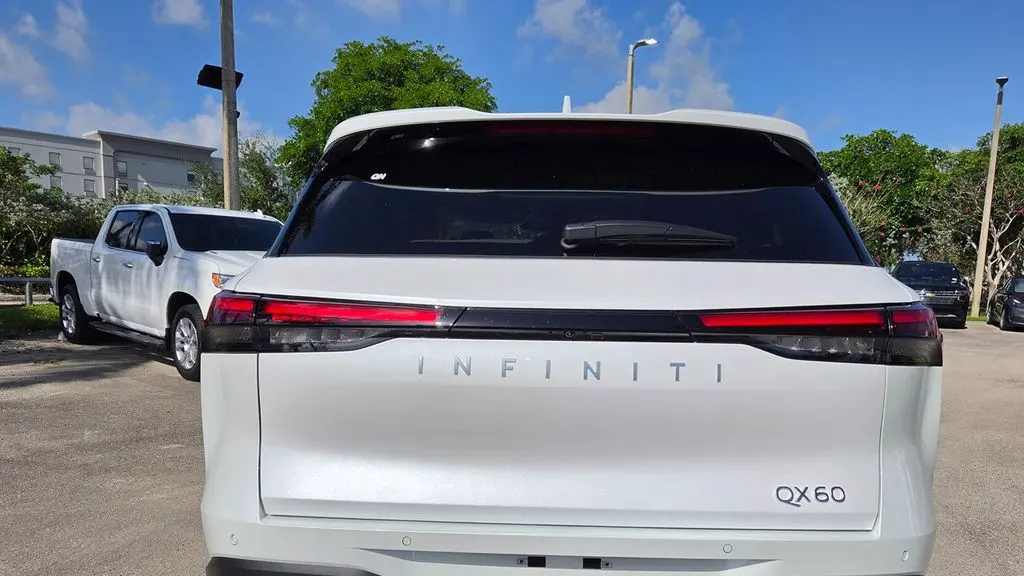 2027 INFINITI QX60 Luxe
