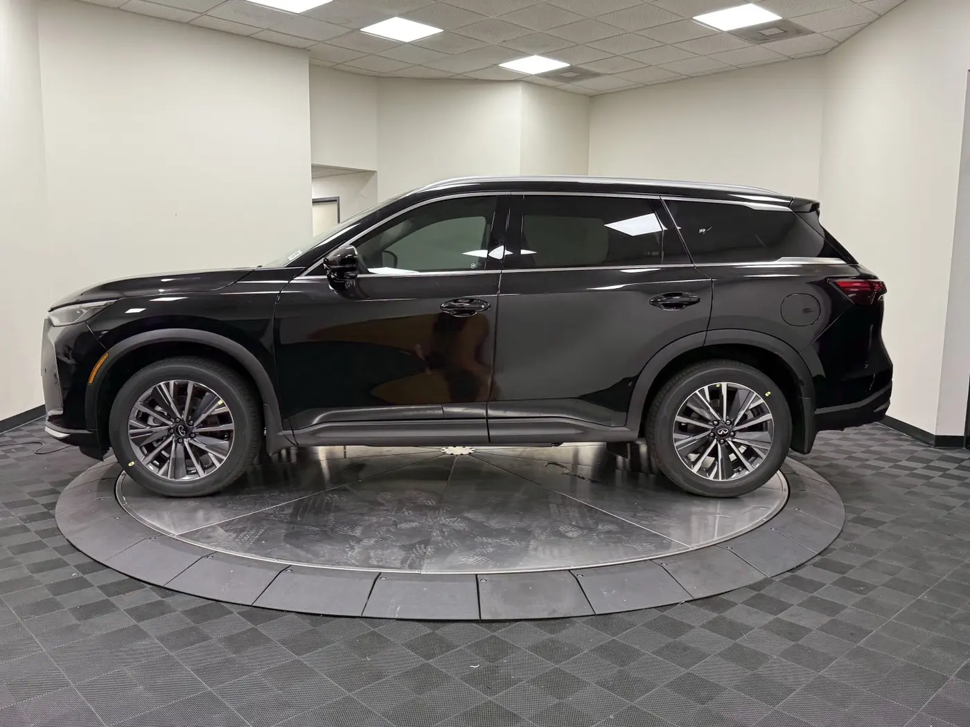 2027 INFINITI QX60 - $49,399